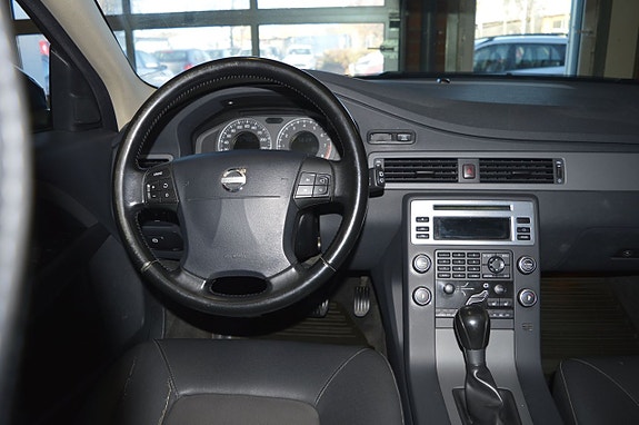 Volvo V70 9 of 18