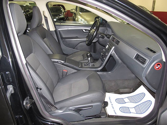 Volvo V70 15 of 18