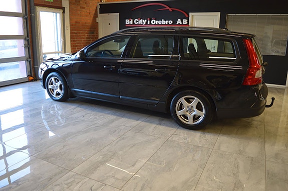 Volvo V70 4 of 18