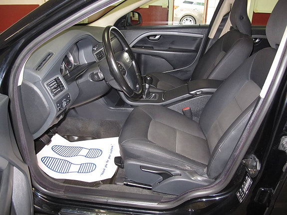 Volvo V70 14 of 18