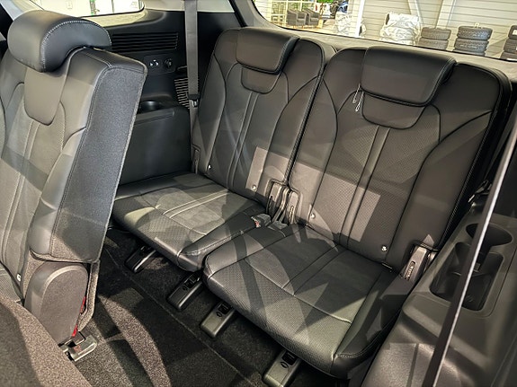 Kia Sorento 14 of 23