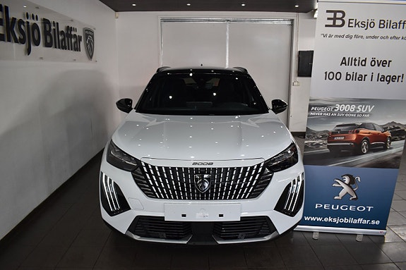 Peugeot 2008 2 of 5