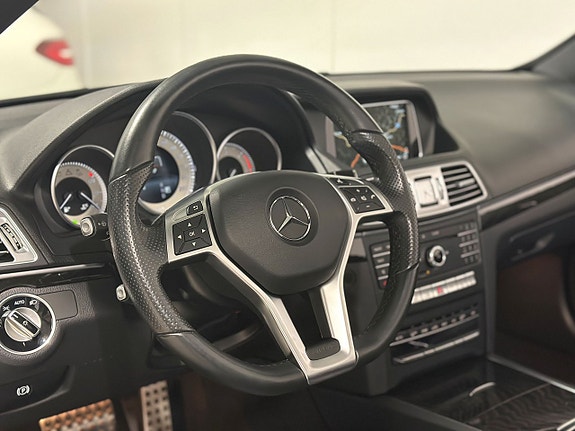 Mercedes-Benz E350 7 of 27