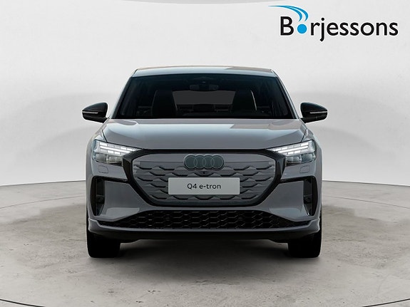 Audi Q4 e-tron 5 of 8