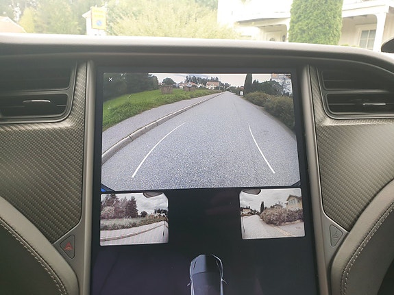 Tesla Model X 26 of 30