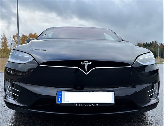 Tesla Model X 16 of 30