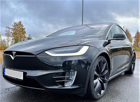 Tesla Model X 11 of 30