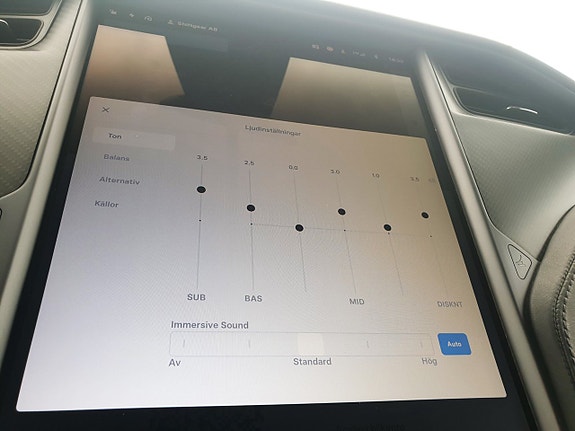 Tesla Model X 29 of 30