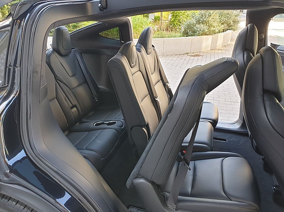 Tesla Model X 19 of 30