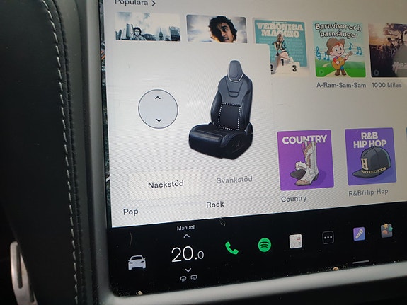 Tesla Model X 24 of 30