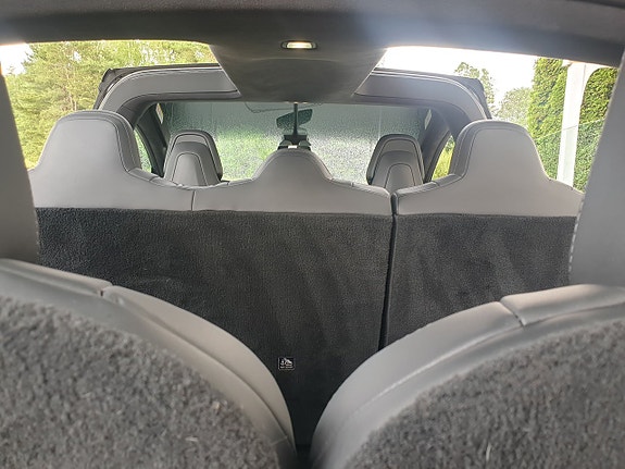 Tesla Model X 20 of 30
