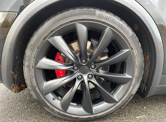 Tesla Model X 13 of 30