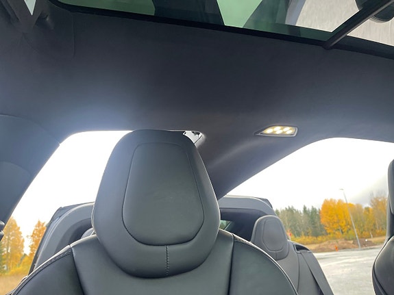 Tesla Model X 10 of 30