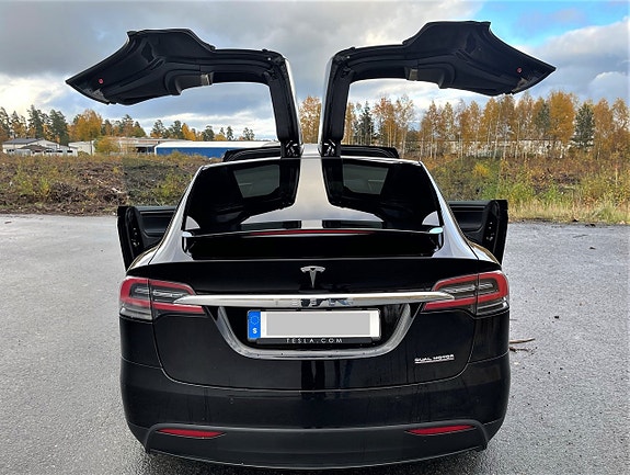 Tesla Model X 9 of 30
