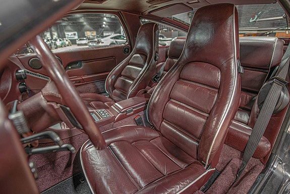 Porsche 928 11 of 20