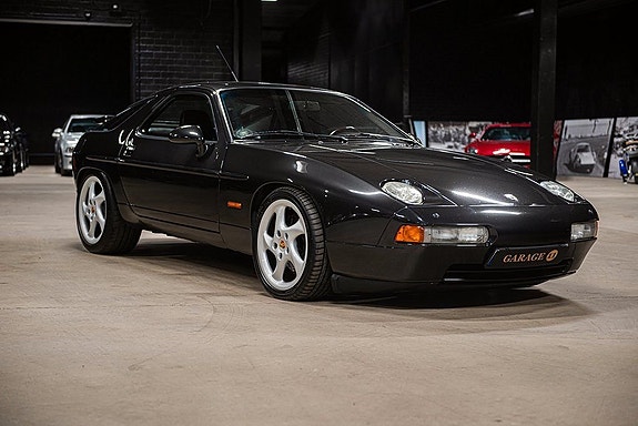 Porsche 928 7 of 20