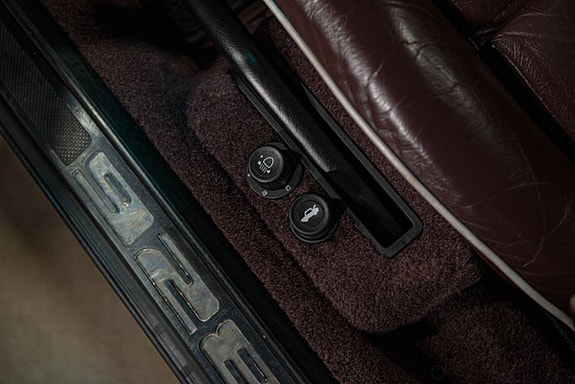 Porsche 928 17 of 20