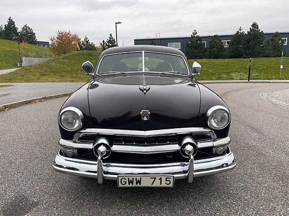 Ford Custom 3 of 5