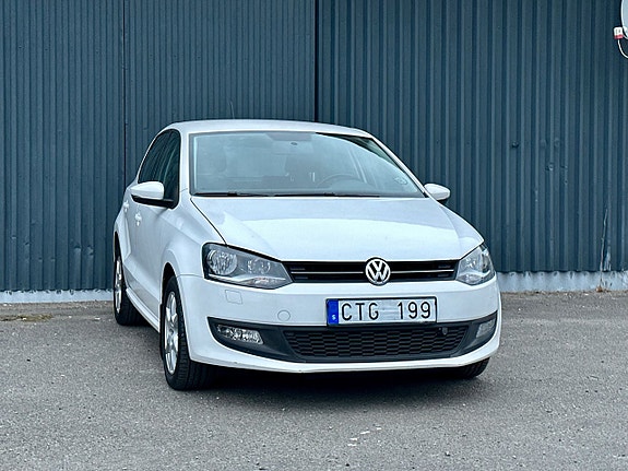 Volkswagen Polo 2 of 5