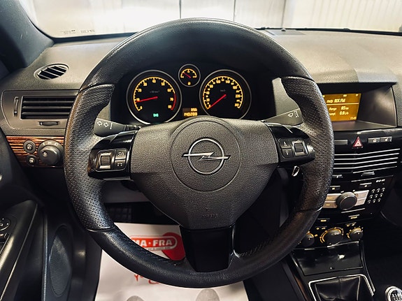 Opel Astra 10 of 17