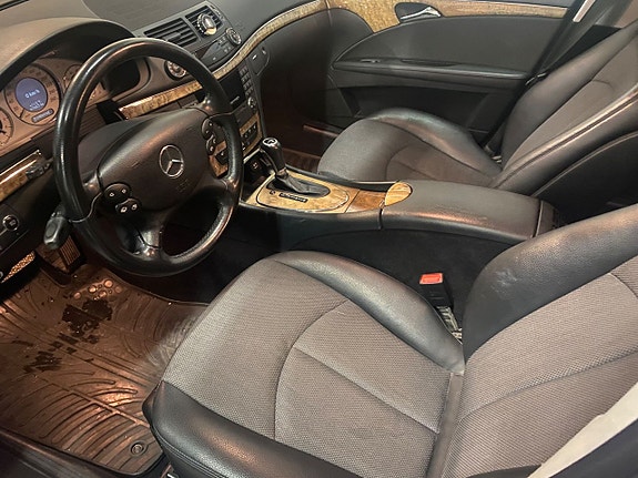 Mercedes-Benz E200 10 of 10