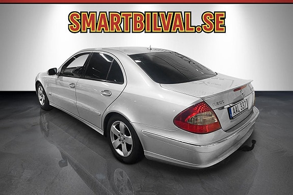 Mercedes-Benz E200 3 of 5