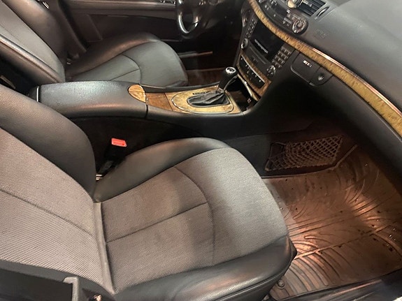 Mercedes-Benz E200 7 of 10