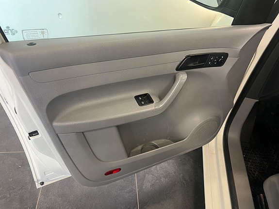 Volkswagen Caddy Maxi 13 of 18