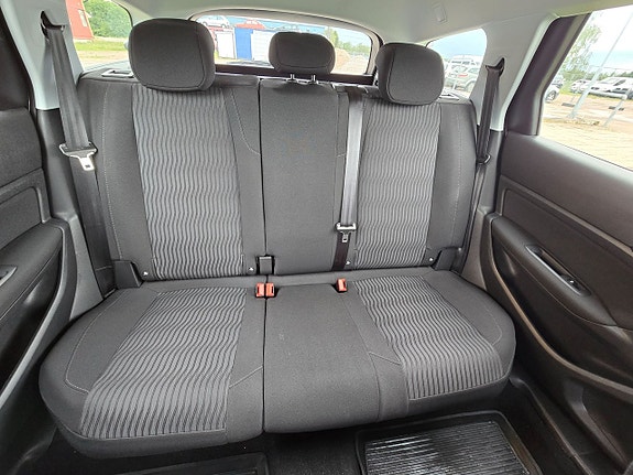 Peugeot 308 SW 10 of 15
