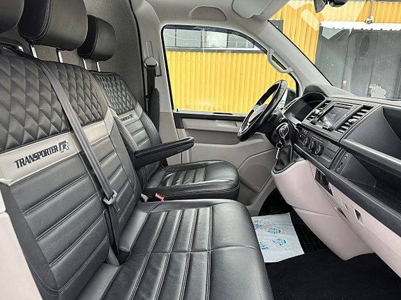Volkswagen Transporter 20 of 22