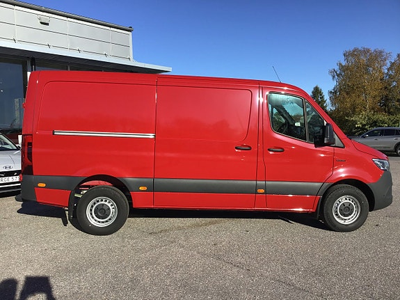 Mercedes-Benz eSprinter 414 2 of 17
