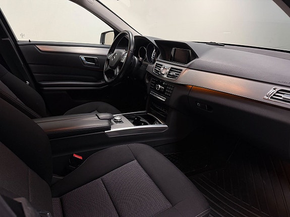 Mercedes-Benz E - 13