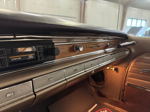Pontiac Bonneville 15 of 23