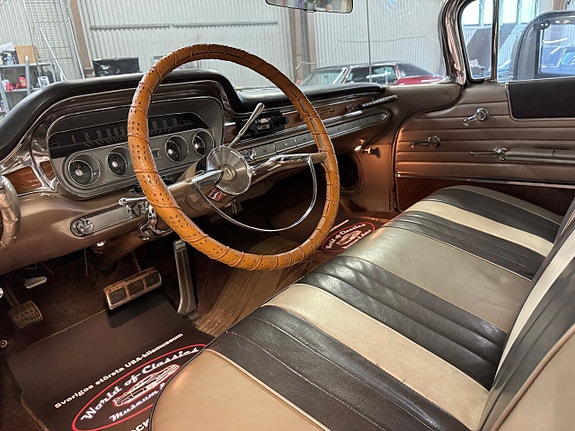 Pontiac Bonneville 13 of 23