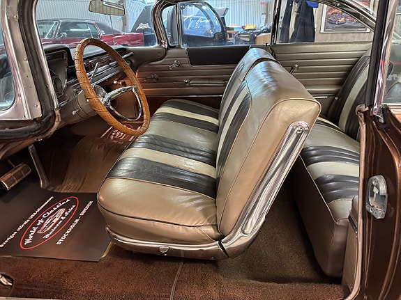 Pontiac Bonneville 12 of 23