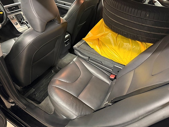 Volvo V60 Cross Country 8 of 23