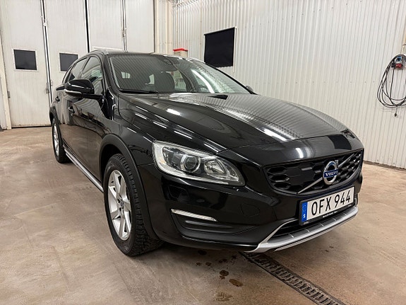 Volvo V60 Cross Country 3 of 23