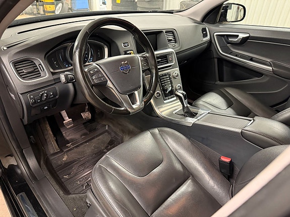 Volvo V60 Cross Country 14 of 23