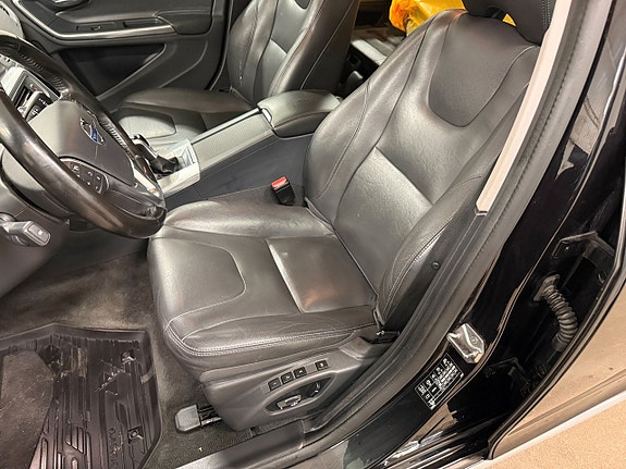 Volvo V60 Cross Country 15 of 23
