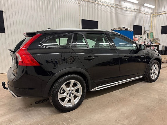 Volvo V60 Cross Country 6 of 23