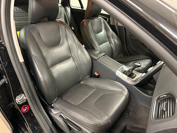 Volvo V60 Cross Country 12 of 23