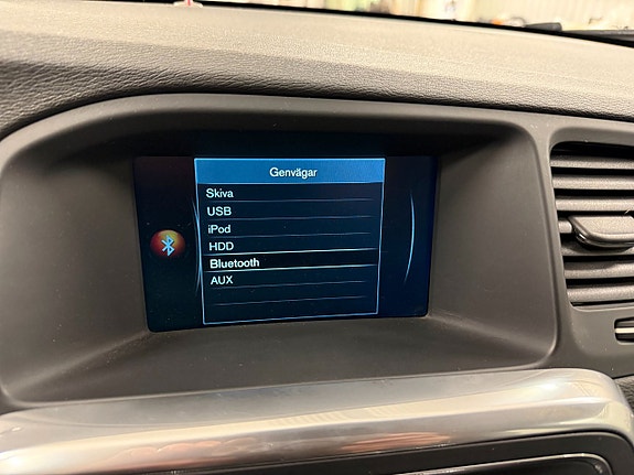 Volvo V60 Cross Country 17 of 23