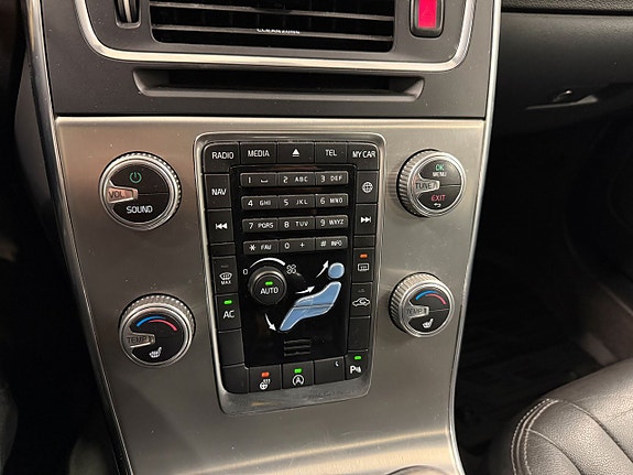 Volvo V60 Cross Country 16 of 23