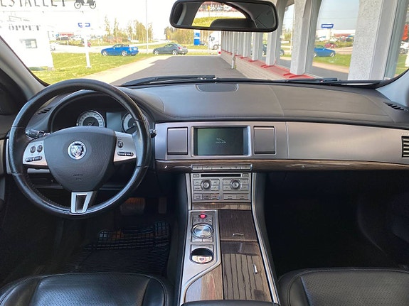 Jaguar XF 5 of 19