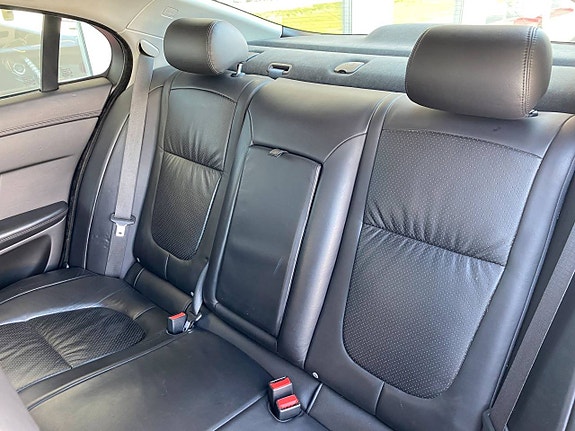 Jaguar XF 19 of 19