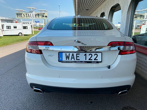 Jaguar XF 8 of 19