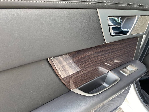 Jaguar XF 15 of 19