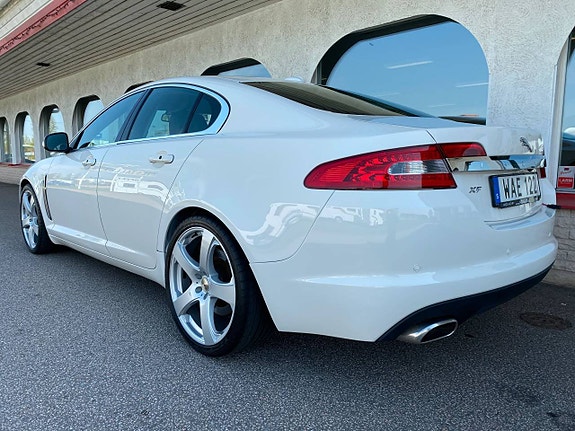 Jaguar XF 3 of 19