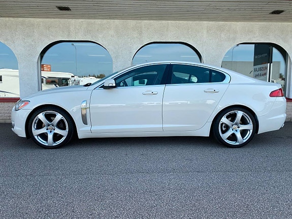 Jaguar XF 2 of 19