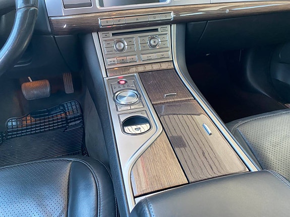 Jaguar XF 14 of 19